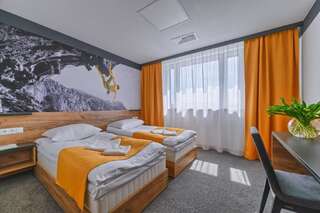 Отель Hotel Scout Ченстохова Двухместный номер с 2 отдельными кроватями-6